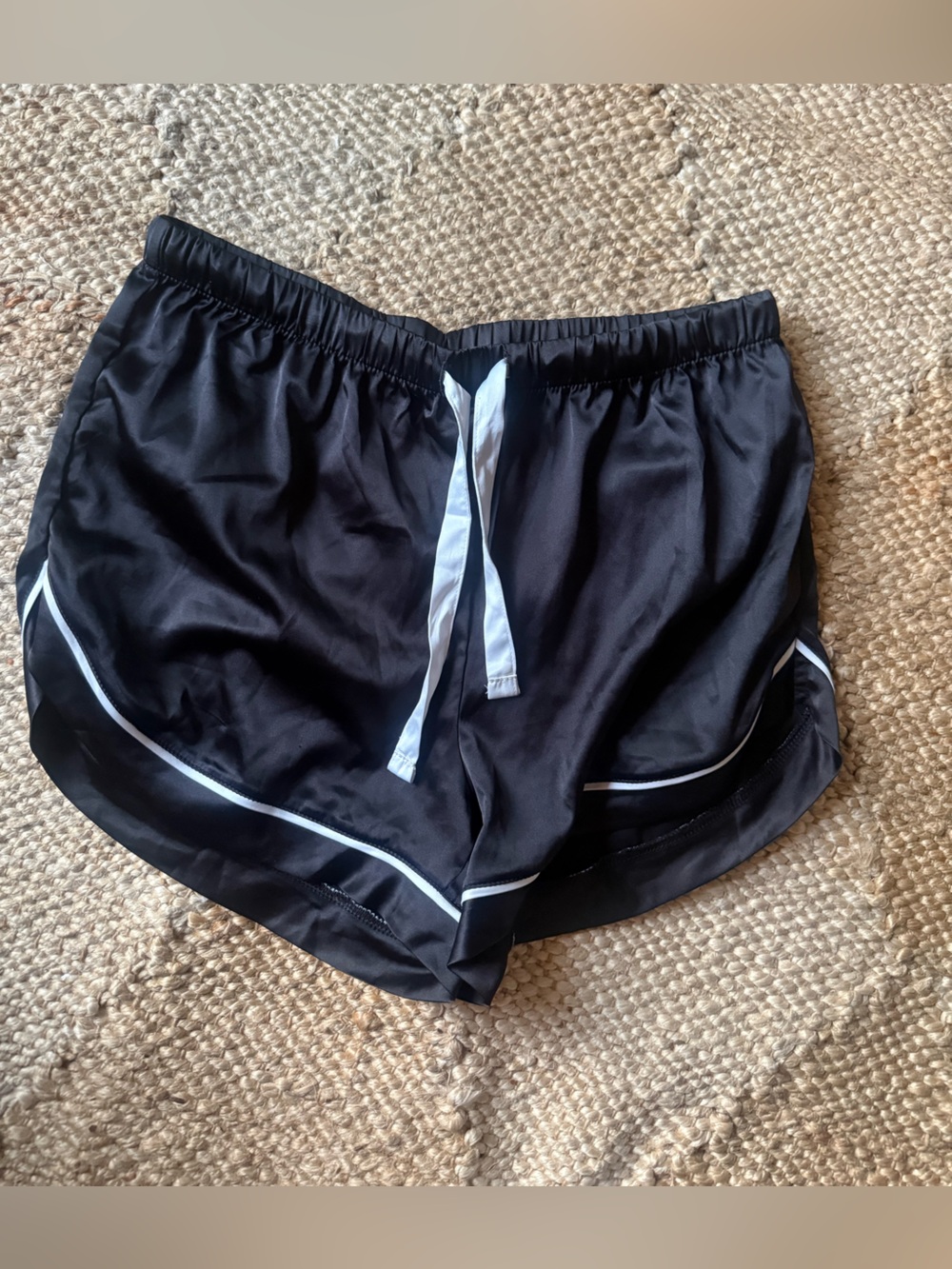 Stars above Women’s Black silky lounge Shorts with White Trim side slits Sz xs